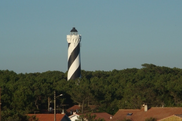 vue sur phare de contis